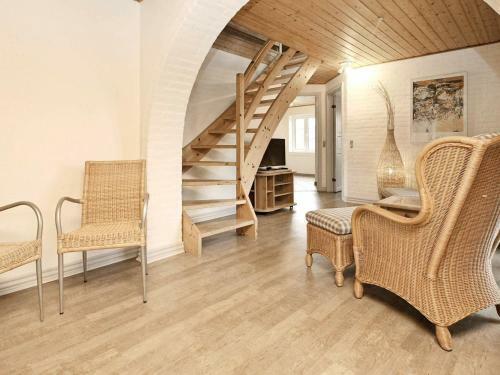 Six-bedroom Holiday Home In Bl�vand 6