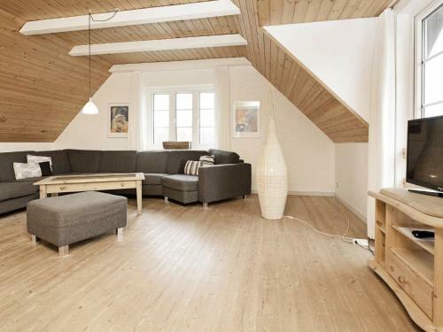 Six-bedroom Holiday Home In Bl�vand 6