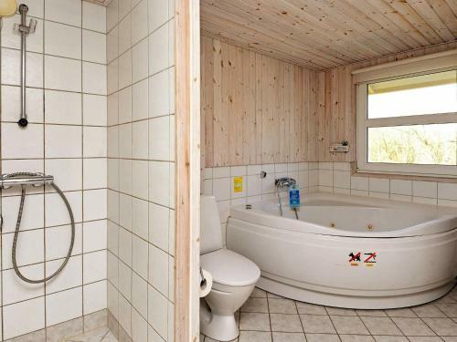Four-bedroom Holiday Home In Fan� 8