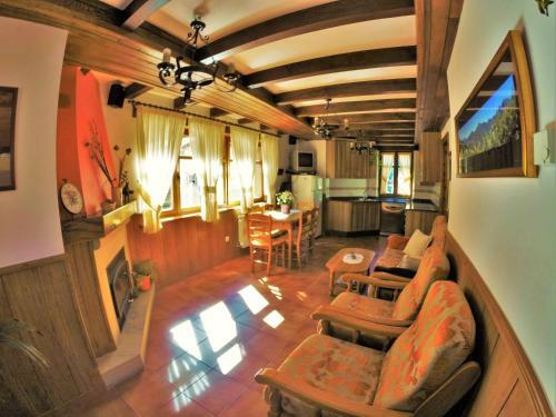 Agroturismo Viviendas Rurales El Cant�n