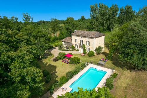 Bearnes Villa Sleeps 8 Pool Wifi