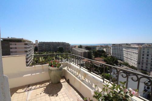 Gorgeous Apartment Alexandre III Sea View