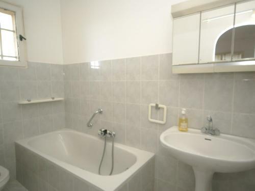 Spacious Holiday Home In Draguignan With Large Pool