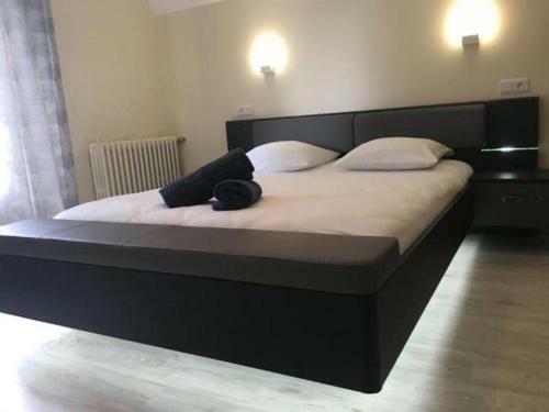 Villa Au Charme Du Lac Piscine & Spa 2