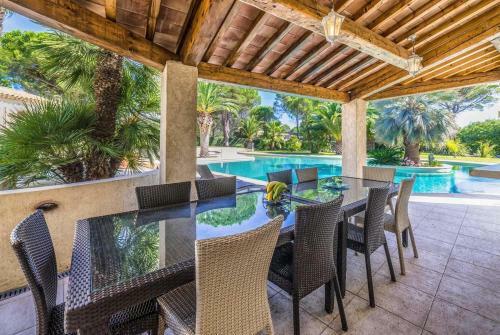 Puget-sur-argens Villa Sleeps 8 Wifi