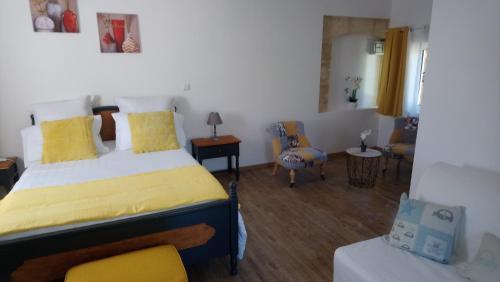 Bed & Breakfast Chambres D'h�tes Du Domaine De Lansac