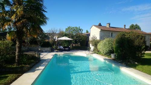 Bed & Breakfast Chambres D'h�tes Du Domaine De Lansac