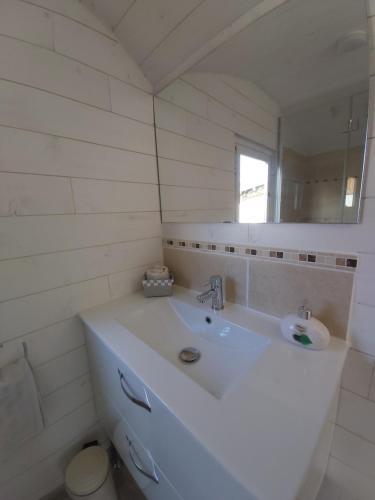 Bed & Breakfast Chambres D'h�tes Du Domaine De Lansac