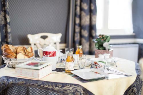 Hostal La Maison De La Fontaine, Le Beny Bocage