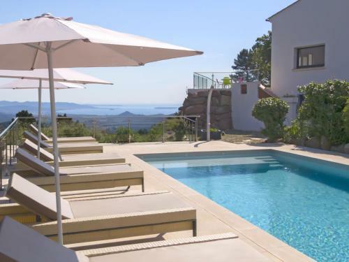 Luxurious Villa In Frejus With Private Swimming Pool