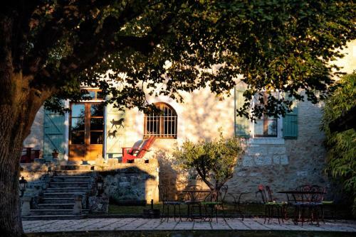 Les Deux Abbesses En Vert | La Grande Maison B&B