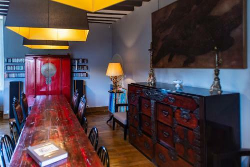 Les Deux Abbesses En Vert | La Grande Maison B&B