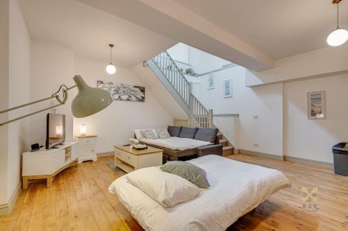 Queens Ajy Birmingham City Centre Apartment