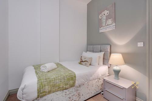 Queens Ajy Birmingham City Centre Apartment