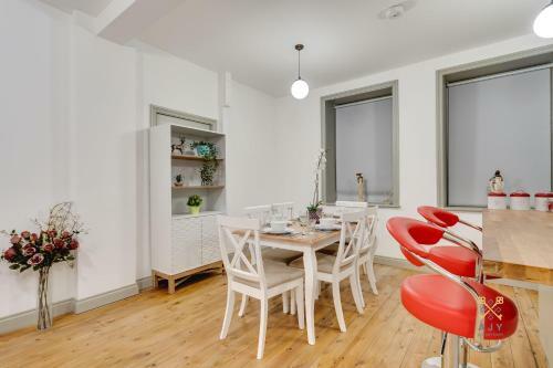 Queens Ajy Birmingham City Centre Apartment