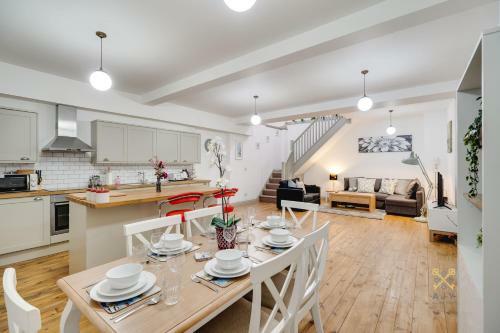 Queens Ajy Birmingham City Centre Apartment