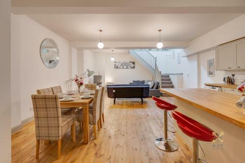 Queens Ajy Birmingham City Centre Apartment