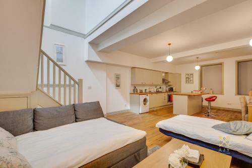 Queens Ajy Birmingham City Centre Apartment