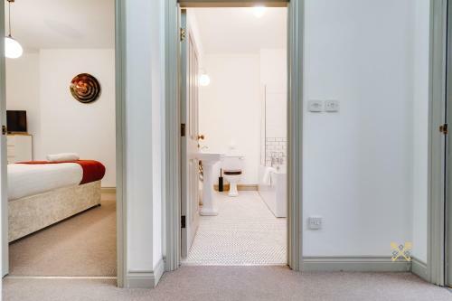 Queens Ajy Birmingham City Centre Apartment