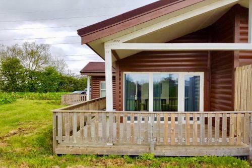 Hazel 3 - Standard Plus One Bed Apartment On Private Estate