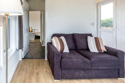 Hazel 3 - Standard Plus One Bed Apartment On Private Estate