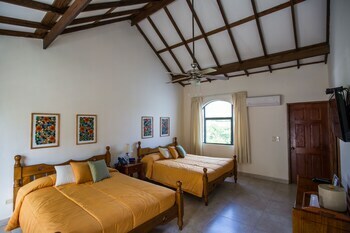 Hotel Moulin Sur Mer