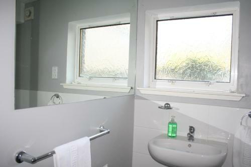 Hostal Dalkeith Five Bedroom House