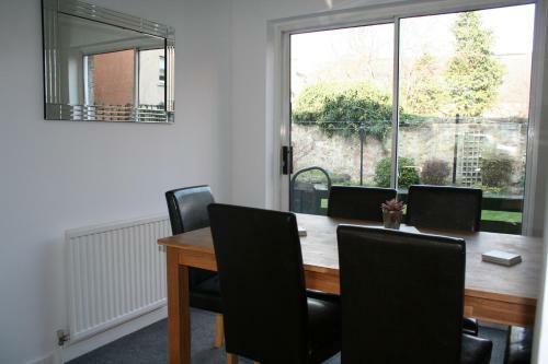 Hostal Dalkeith Five Bedroom House