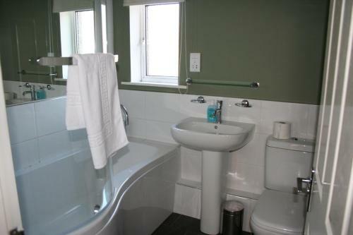 Hostal Dalkeith Five Bedroom House