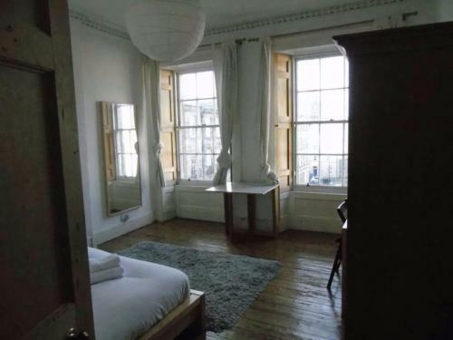 2 Bedroom Apartment In City Centre Accommodates 6