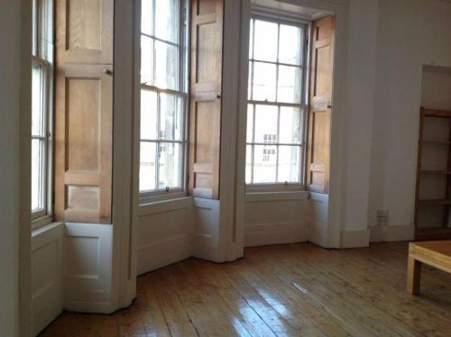 2 Bedroom Apartment In City Centre Accommodates 6