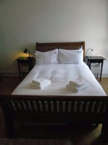 2 Bedroom Apartment In City Centre Accommodates 6