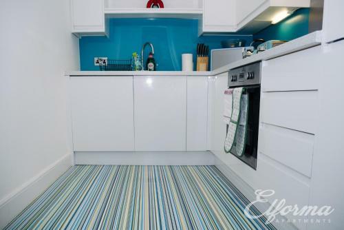 Edinburgh New Town Apartment - Elforma - Barony Suite
