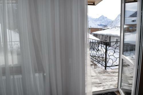 Hostal Traveler Kazbegi Guesthouse