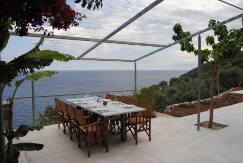 Villa Leonidionhouses - The Ogra House