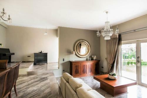 Villa Bellezza With A Large Yard And Bbq.