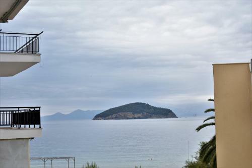 Marinis Boutique Aparthotel