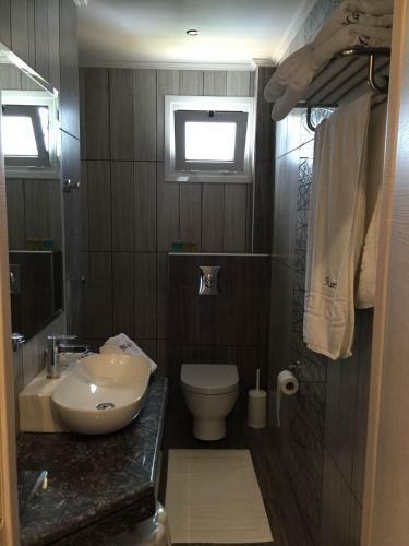Marinis Boutique Aparthotel