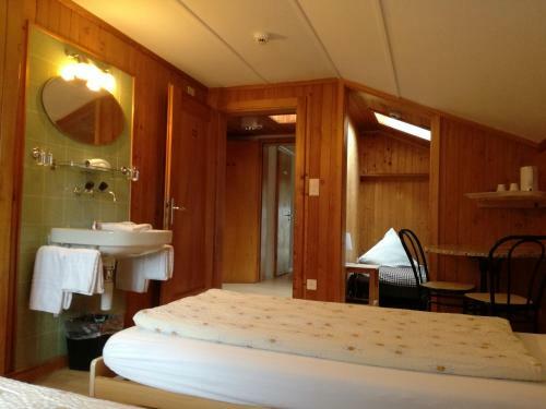 Albergue Gasthof Sch�negg B&B