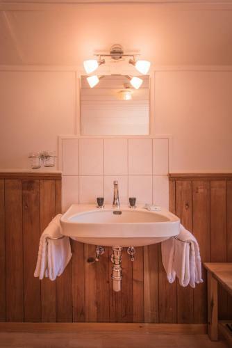 Albergue Gasthof Sch�negg B&B