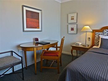 Motel Park Ridge Retreat