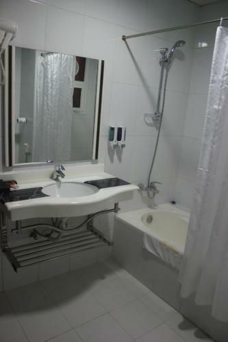 Royal Gardens Hotel