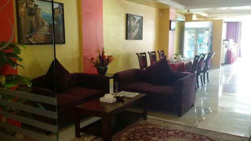 Royal Gardens Hotel