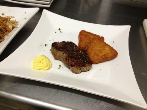 Yumi Hotel Sushi-steaks & Friends
