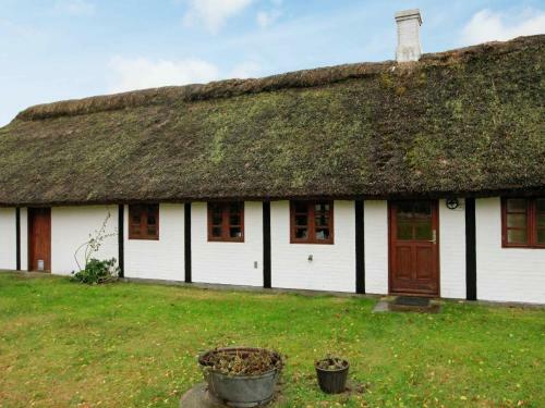 Two-bedroom Holiday Home In L�s� 2