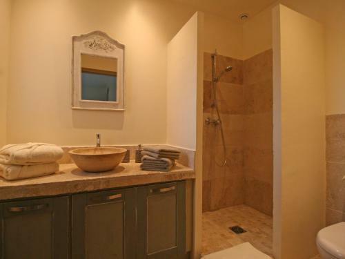 Tasteful Villa In Eygalieres With Private Pool