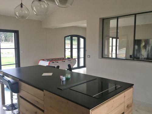 Modern Villa In Eygalieres With Garden