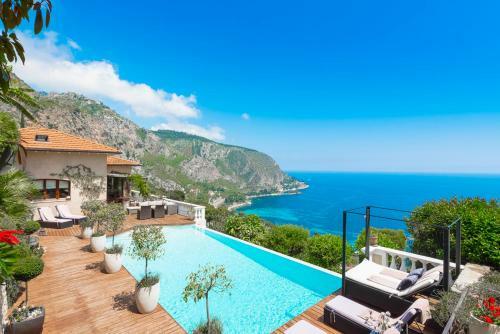 Eze Villa Sleeps 10 Pool Air Con Wifi