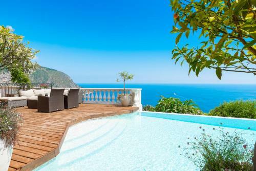 Eze Villa Sleeps 10 Pool Air Con Wifi