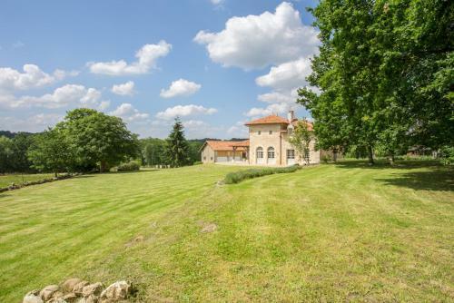 Vieux-mareuil Villa Sleeps 8 Pool Wifi